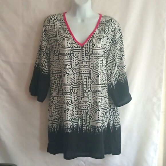 Shiraleah Tops - Shiraleah Chicago black white lightweight cotton tunic size M